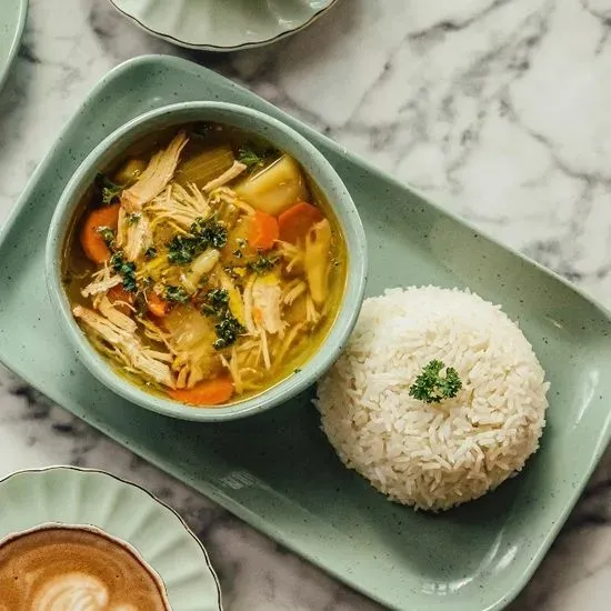 Mami's Sopita De Pollo