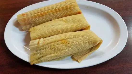 3 chicken tamales   (Pollo salsa verde)