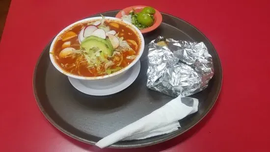 Red Chicken pozole( Pozole  rojo de pollo)