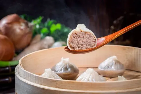 牛肉小笼包  / Beef Xiao Long Bao 