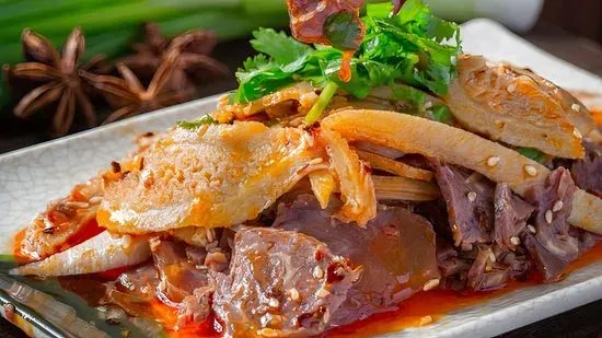 夫妻肺片 / Sliced Beef & Ox Tripe in Chili Oil