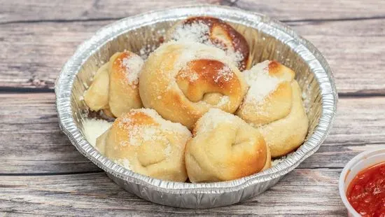 6 GARLIC KNOTS