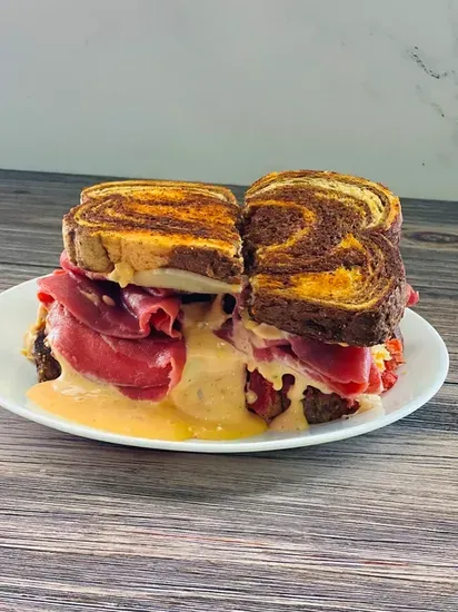 Reuben & 5 Pieces Wings with Drink