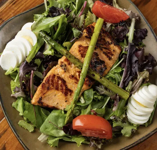 Grilled Salmon Salad