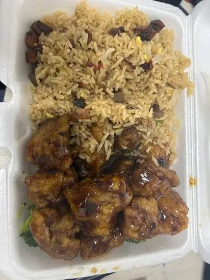 L1. General Tso's Chicken Lunch Special