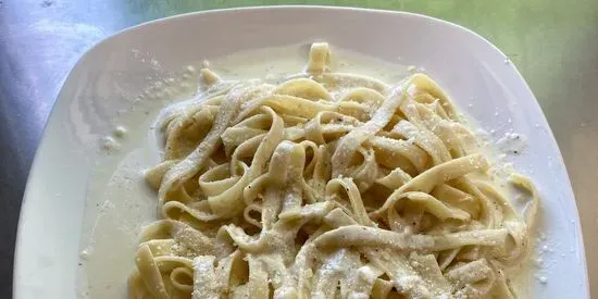 Kids' Fettuccine Alfredo