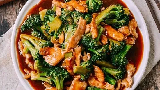 C16. Chicken or Roast Pork with Broccoli