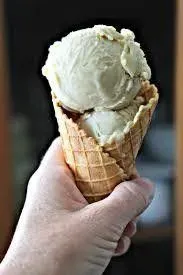 WAFFLE CONE DOUBLE DIP