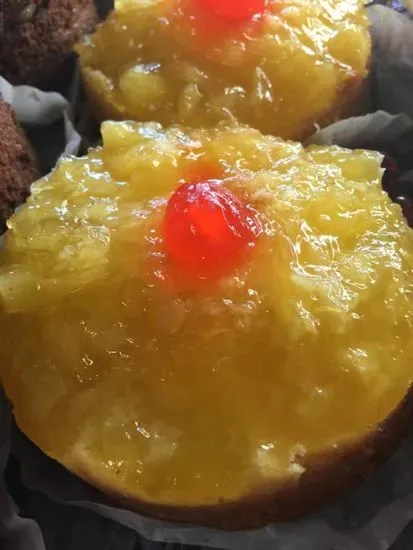 PINEAPPLE UPSIDE DOWN CAKE