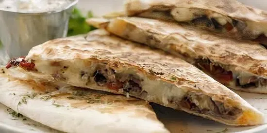 Quesadilla de Carne / Meat Quesadilla