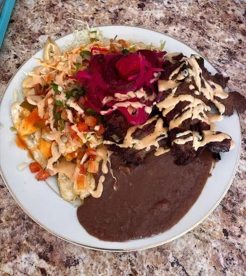 Carne Asada con Tajadas / Carne Asada with Sliced Plantains