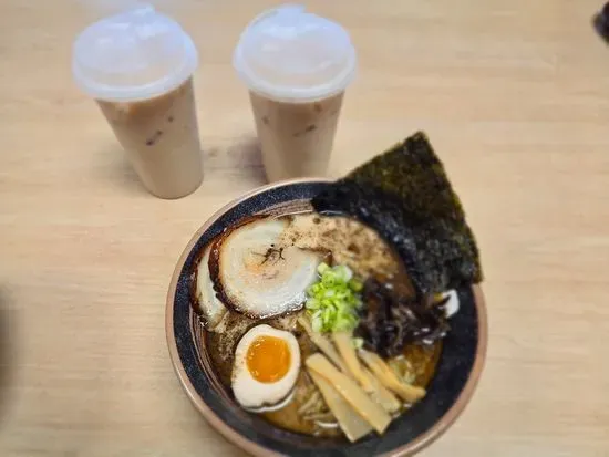 Black Tonkotsu Ramen