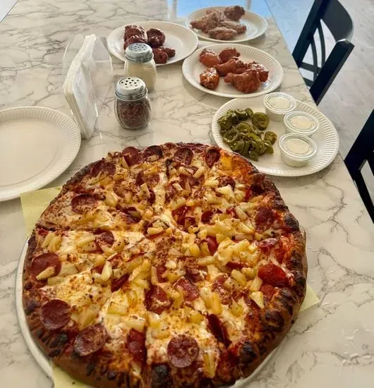 Family Deal Special - XXL pizza, 10 wings, 2liter soda