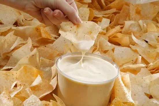 Large Queso & Chips