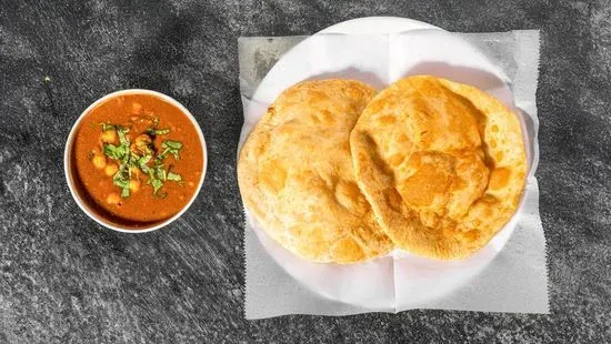 Chole Bhature (2 Pieces)