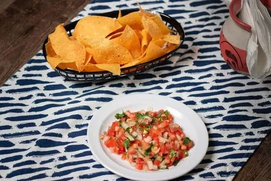 Pico de Gallo and Chips