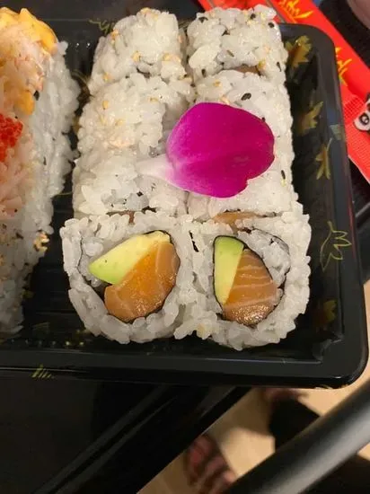 Salmon Avocado Roll