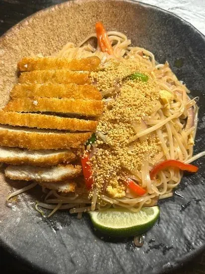 Crispy Chicken Pad Thai