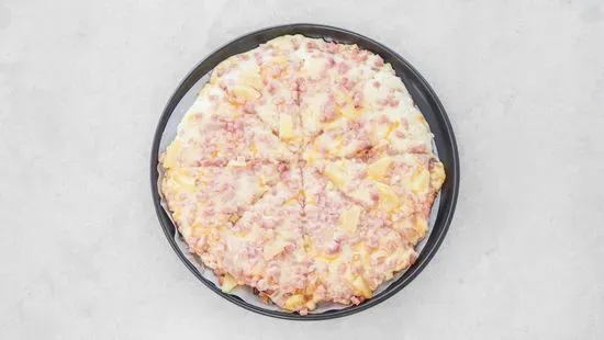 Pizza de jamón y piña/ham and pineapple pizza