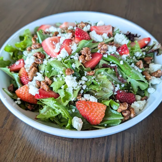 Strawberries & Pecans Salad