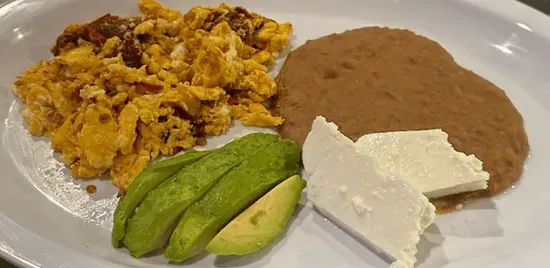 Huevos Con Chipotle