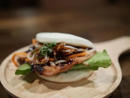 Grilled Chicken Bun