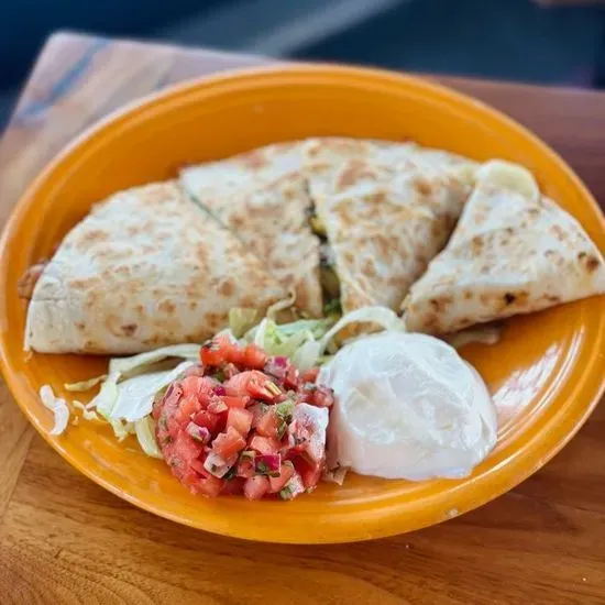 Camarones Quesadilla