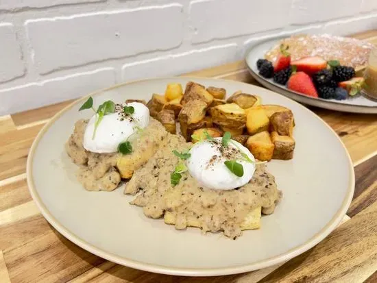 Loafy Lark’s Biscuits & Gravy