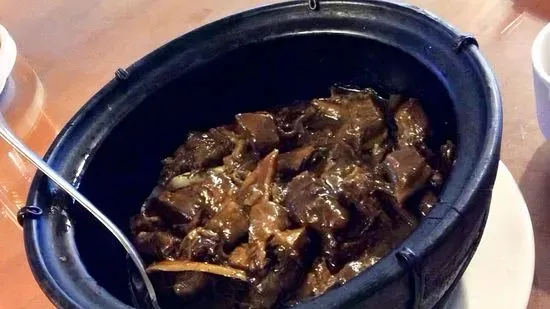 3. Chinese Style Beef Stew Clay Pot