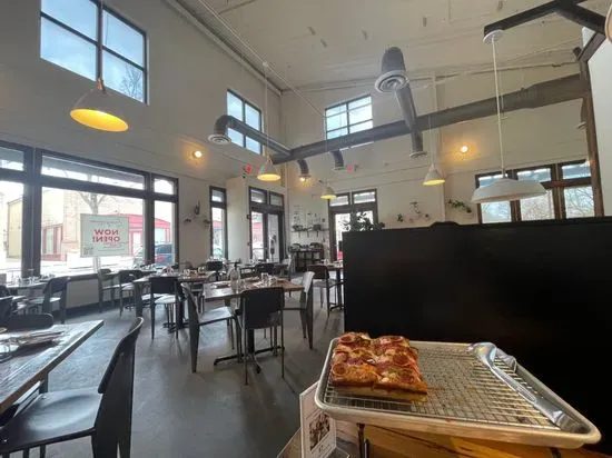 Emmy Squared Pizza: Glenwood Park - Atlanta, Georgia