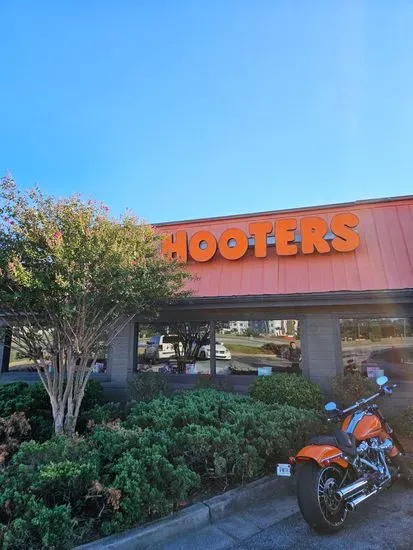 Hooters