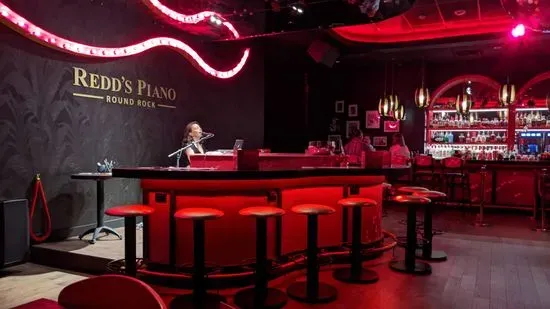 Redd's Piano Bar and Lounge