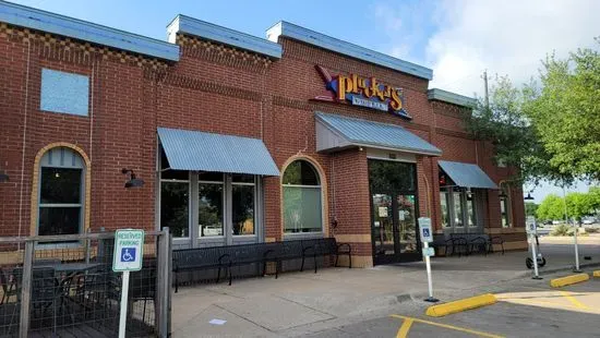 Pluckers Wing Bar