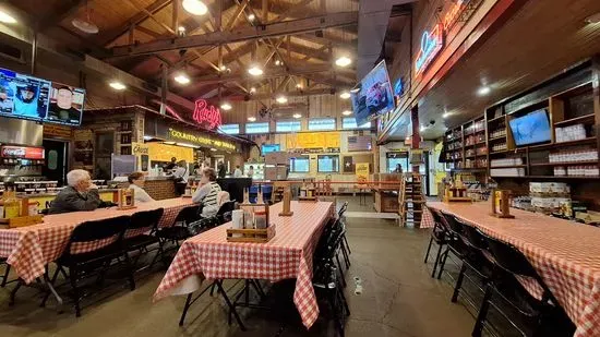 Rudy's "Country Store" and Bar-B-Q