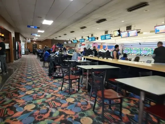 Lebowski's Grill at Highland Lanes