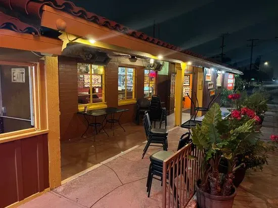 El Tecolote Restaurant