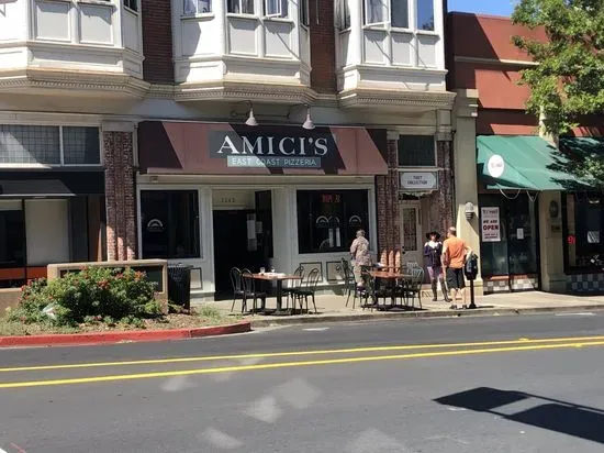 Amici's East Coast Pizzeria