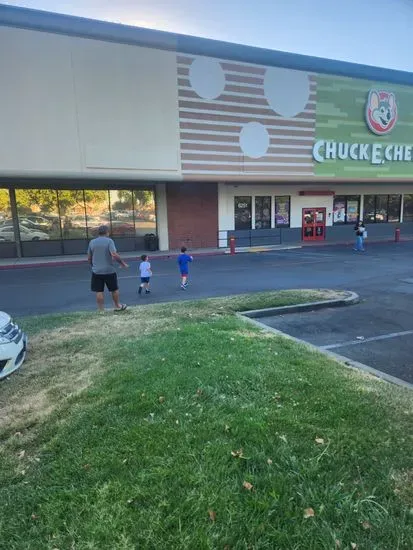 Chuck E. Cheese