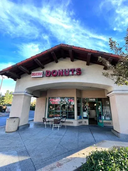 Delicious Donuts & Bagels