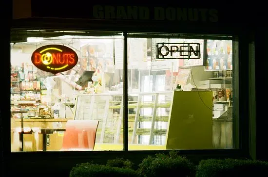 Grand Donuts