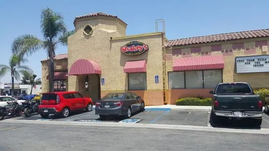 Shakey's Pizza Parlor