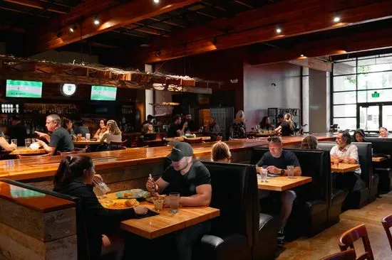 Belching Beaver Brewery Tavern and Grill (Downtown Vista)