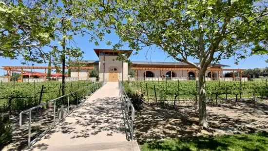 Garré Vineyard, Restaurant, & Event Center