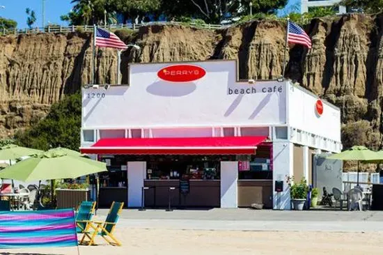 Perry’s Cafe and Beach Rentals - 930