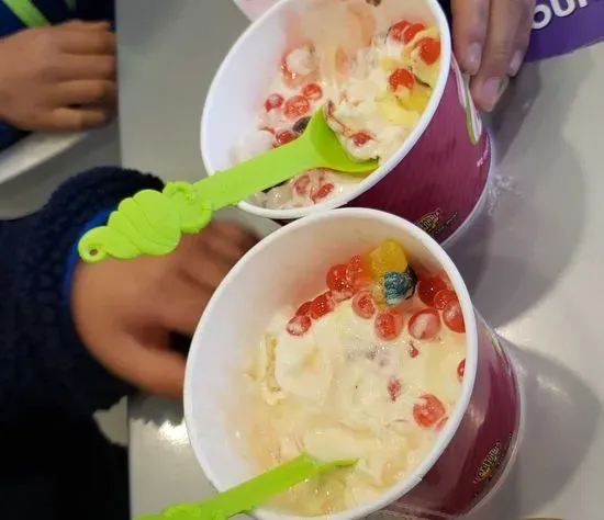 Menchie's Frozen Yogurt & Coffee