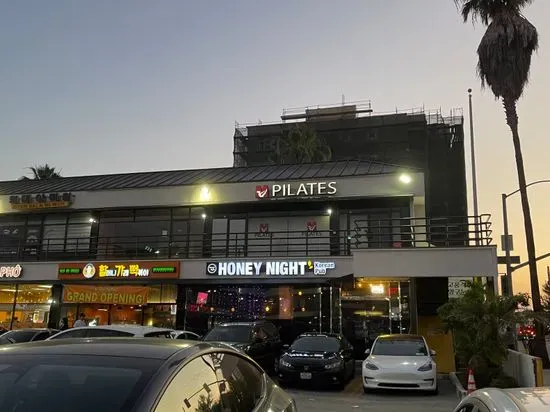 Honey Night(꿀밤) Korean Pub