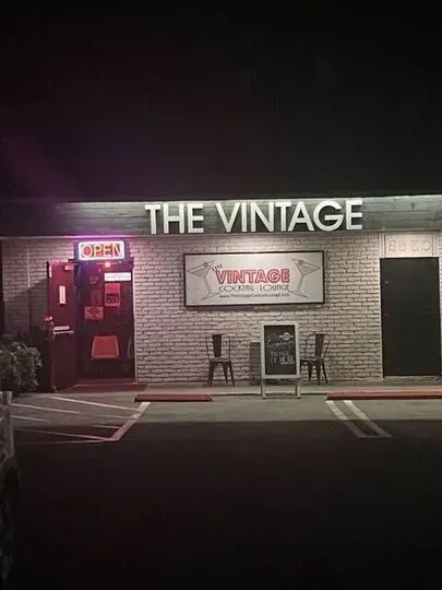 The Vintage Cocktail Lounge