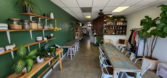 Organic Tree Juice Bar, Cafe & Marketplace