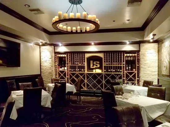 Larsen's Steakhouse -- Valencia