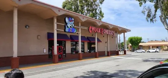 Chuck E. Cheese